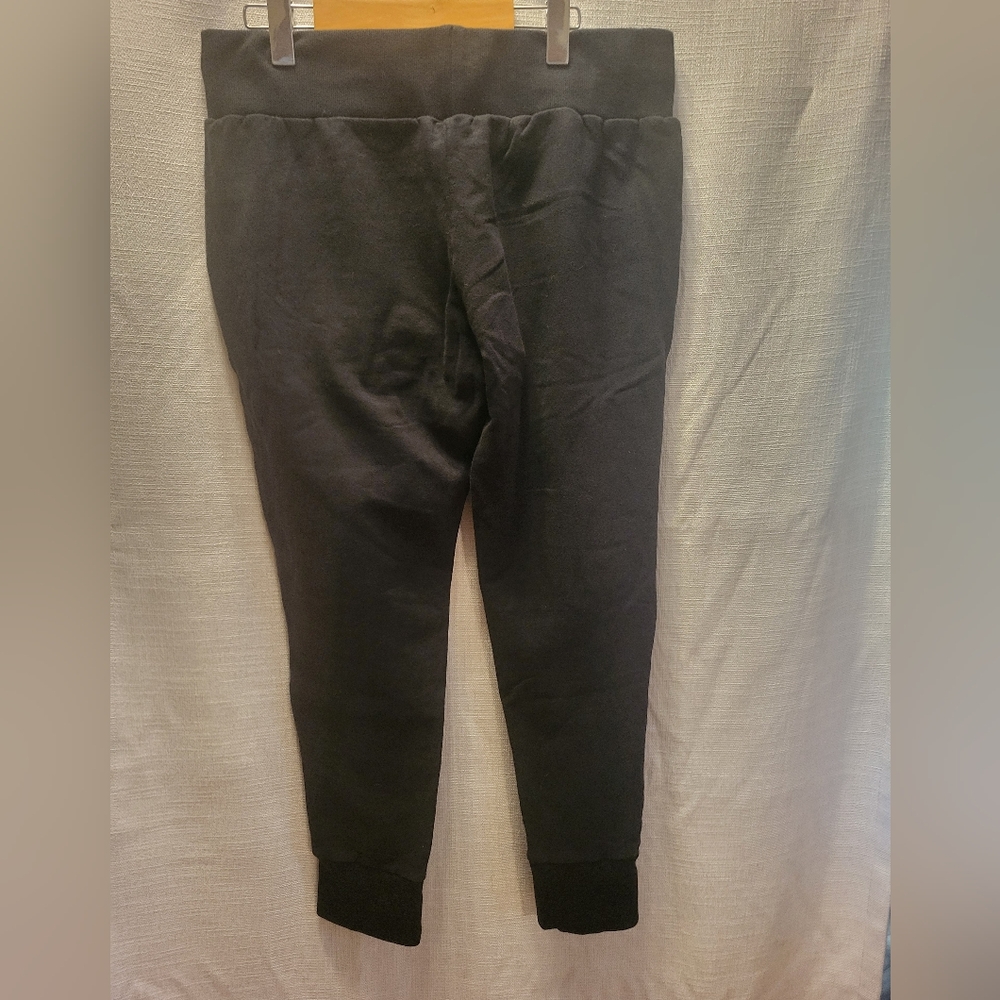 L Joggers - Picture 3 of 4